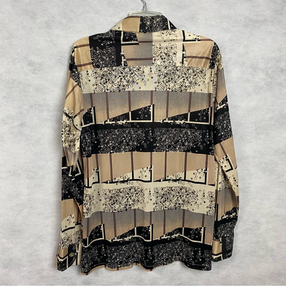 Geometric Patterned Button-Up Shirt - image 2